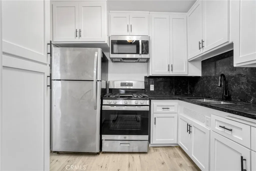 Additional image 3 of 10620 Holman Ave Unit 3, Los Angeles, CA 90024