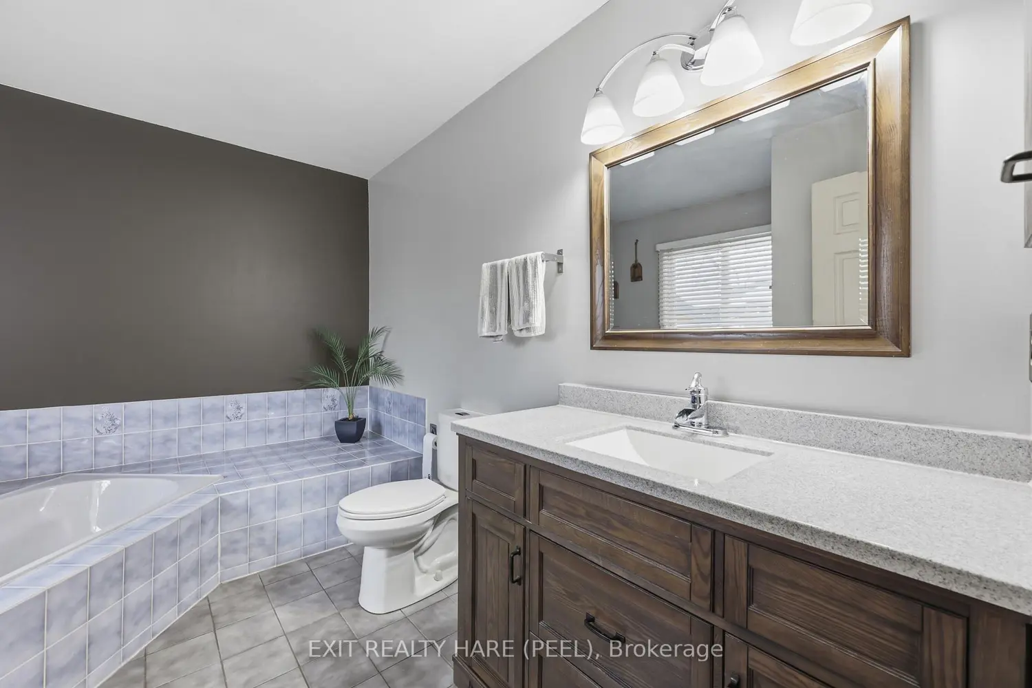 Additional image 12 of 77 Lord Simcoe Drive