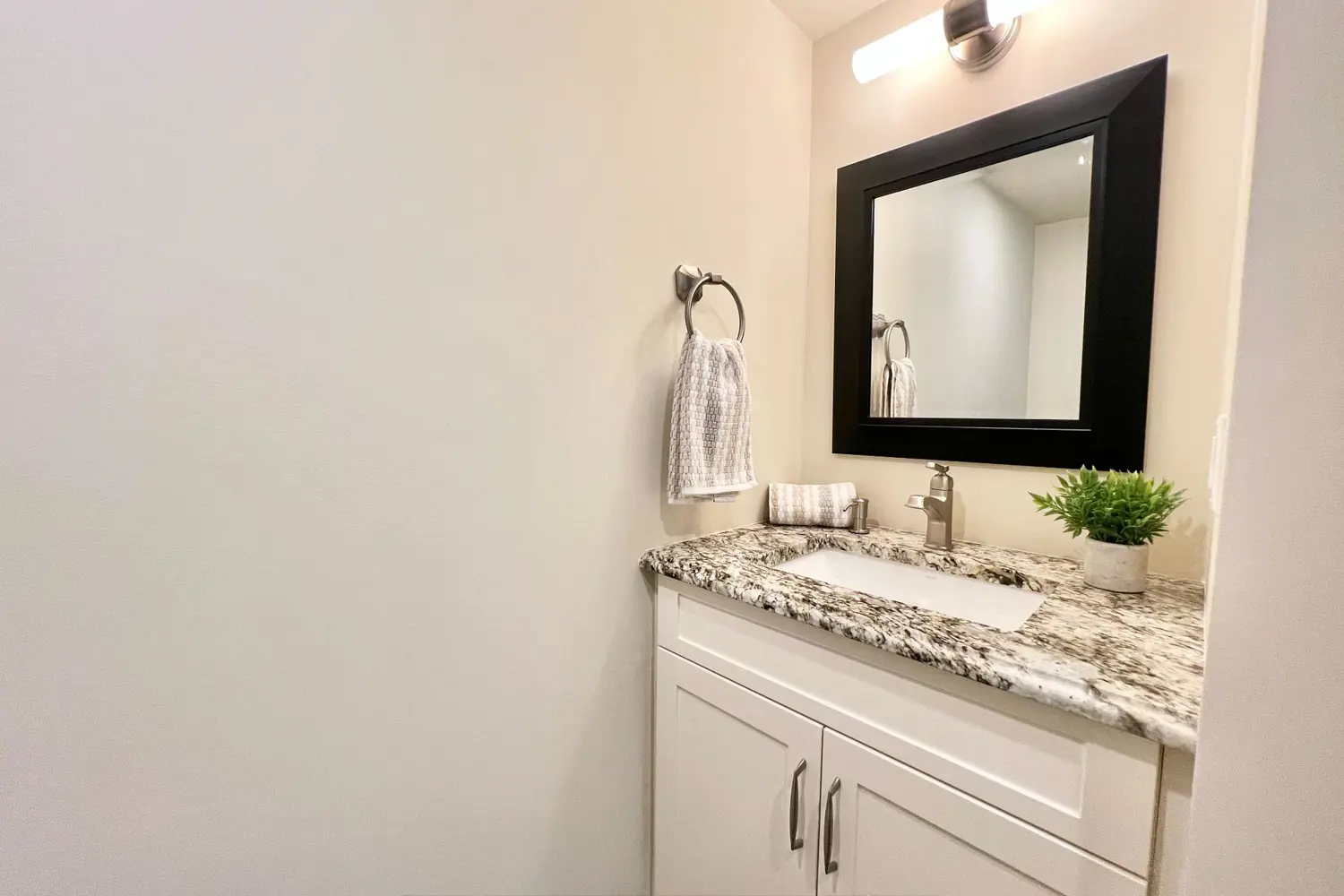 Additional image 20 of 344 Front Street 1002