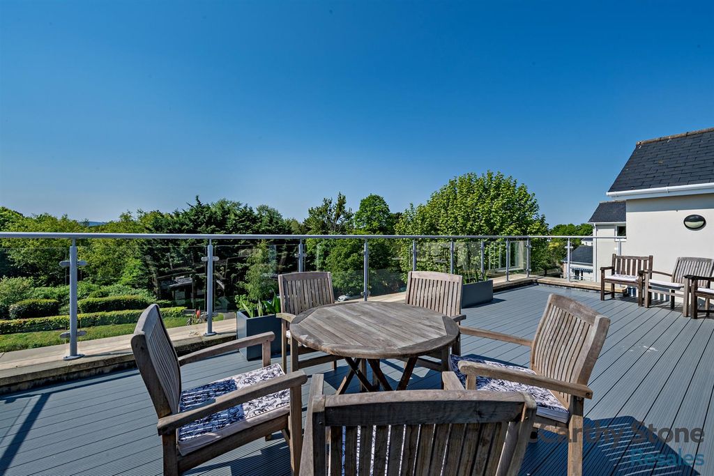 Additional image 17 of 2 bed flat for saleEllisfields Court, Mount Street, Taunton TA1