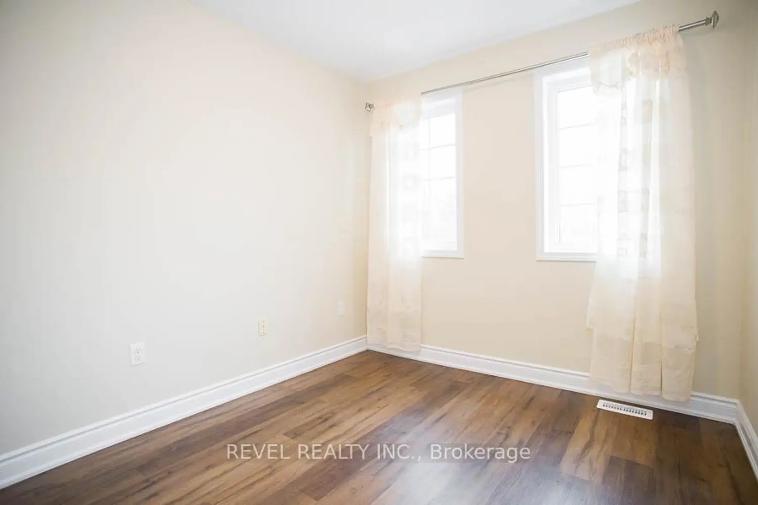 Additional image 15 of 21 Diana Avenue 43