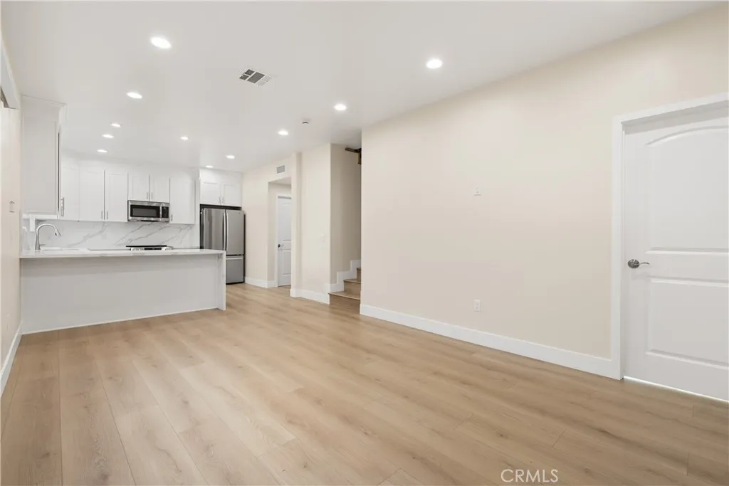 Additional image 12 of 19953 Lassen Street, Chatsworth, CA 91311