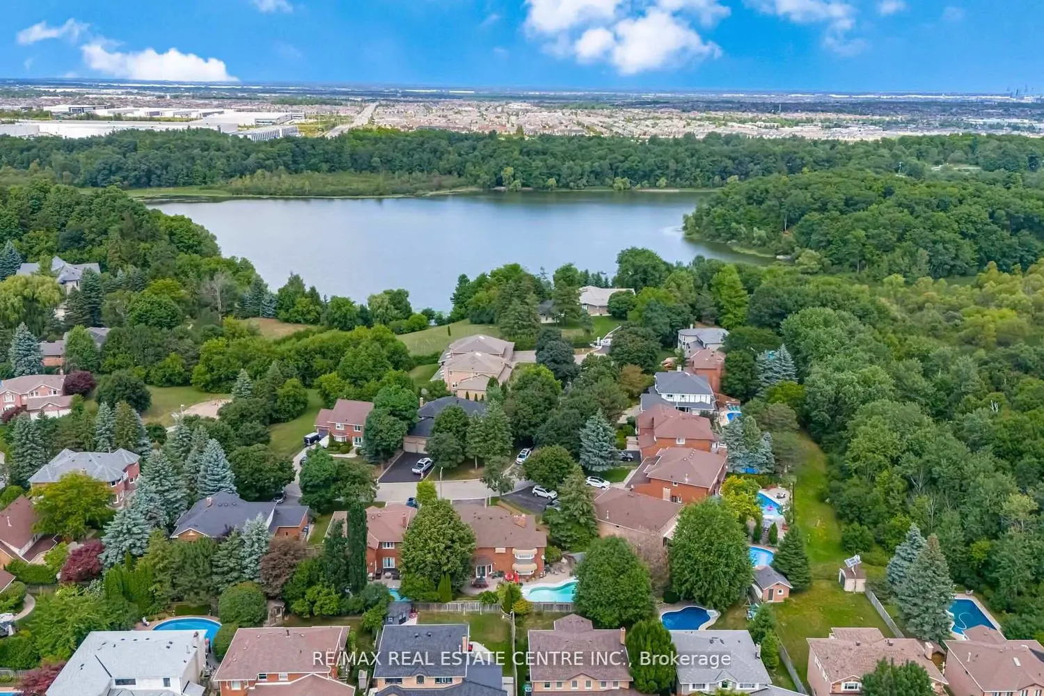 Additional image 20 of 15 Brookbank Court