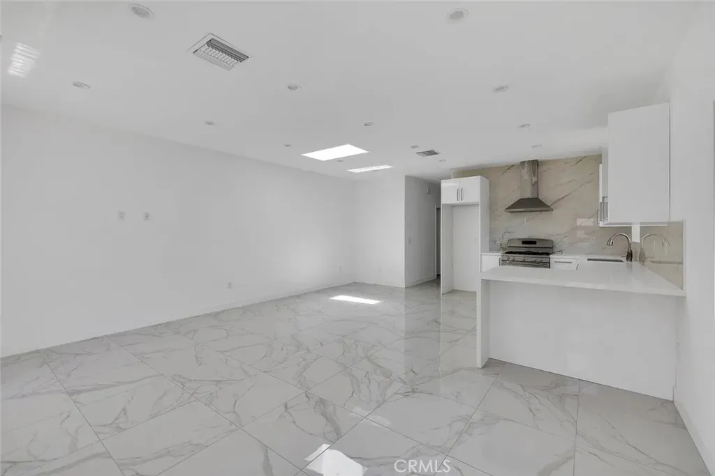 Additional image 23 of 634 E Valencia Avenue, Burbank, CA 91501