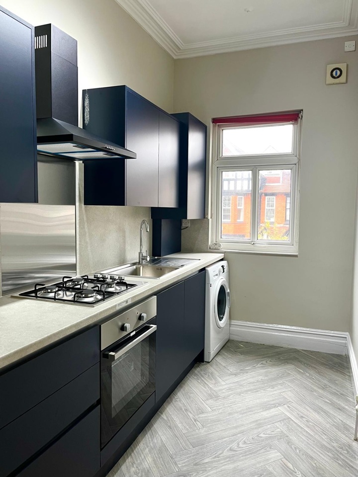 Additional image 3 of 1 Bed Flat, Grove Avenue, B13, N1 7GU