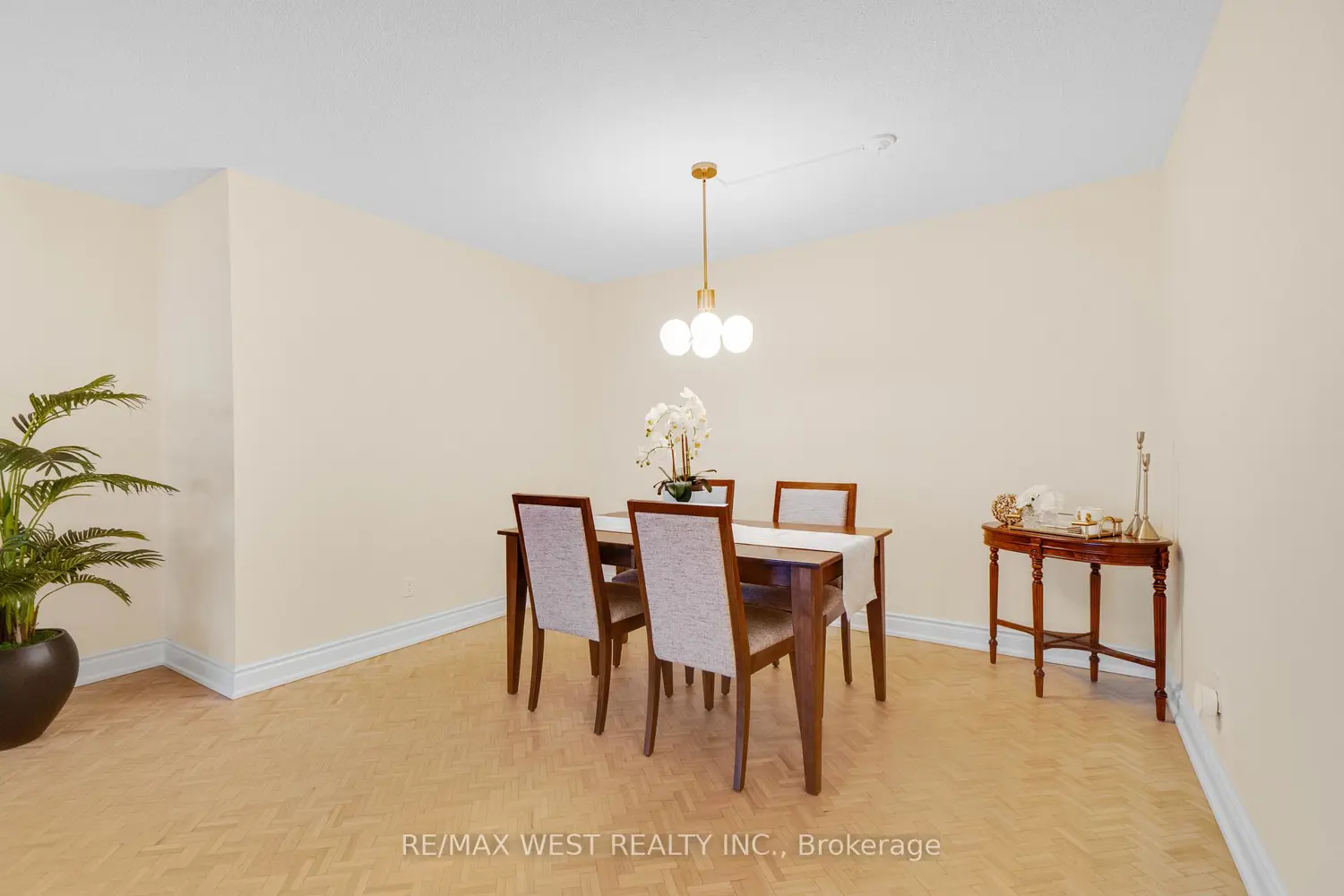 Additional image 6 of 1300 Bloor Street #1012