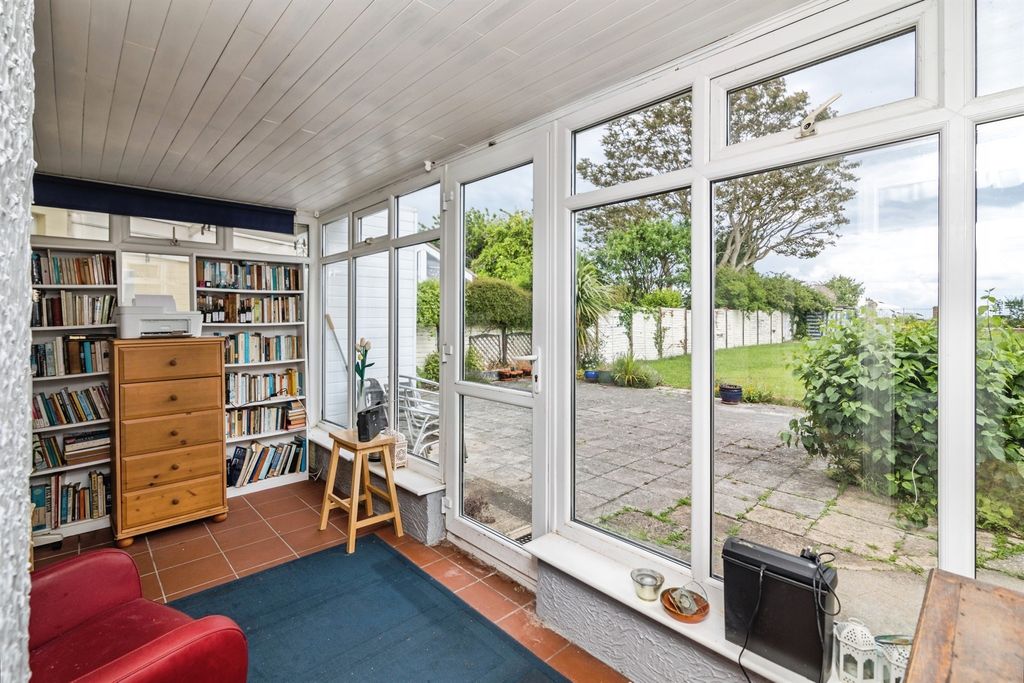 Additional image 14 of 2 bed flat for salePakefield Street, Lowestoft NR33