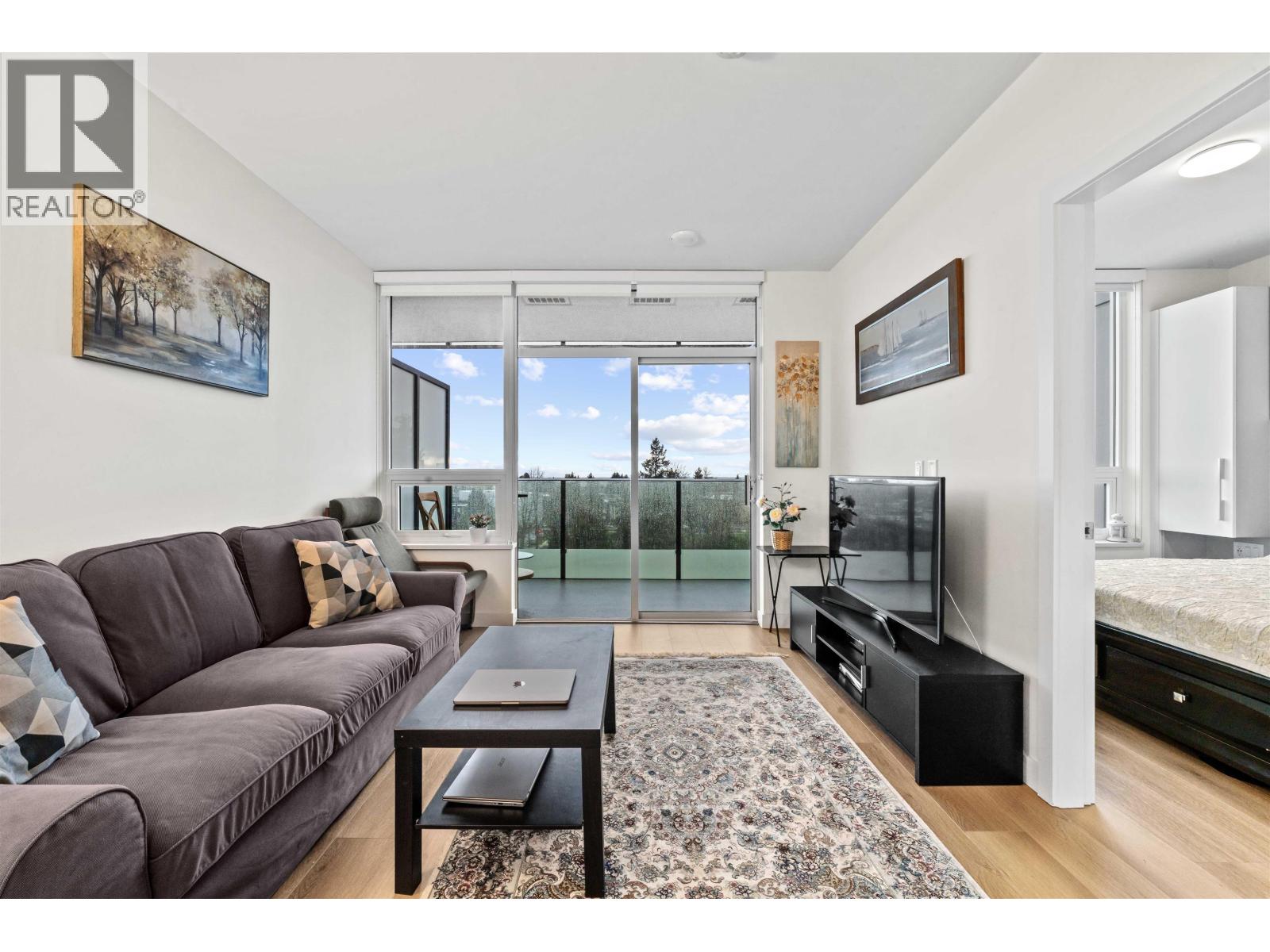 706 6463 SILVER AVENUE