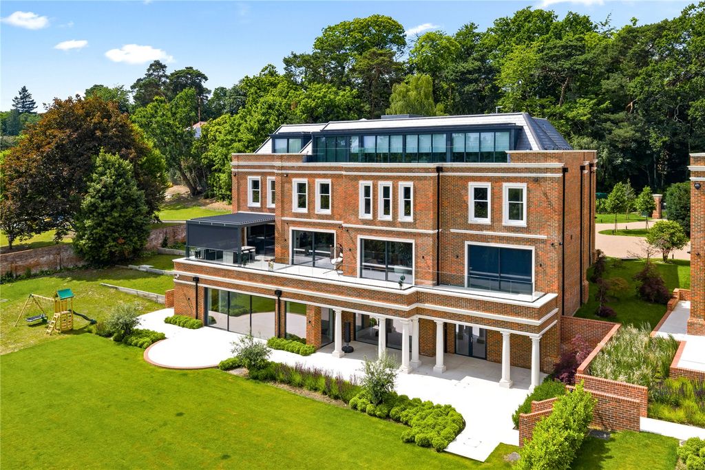 Additional image 4 of 6 bed detached house for saleCharters Gate, Ascot, Berkshire SL5