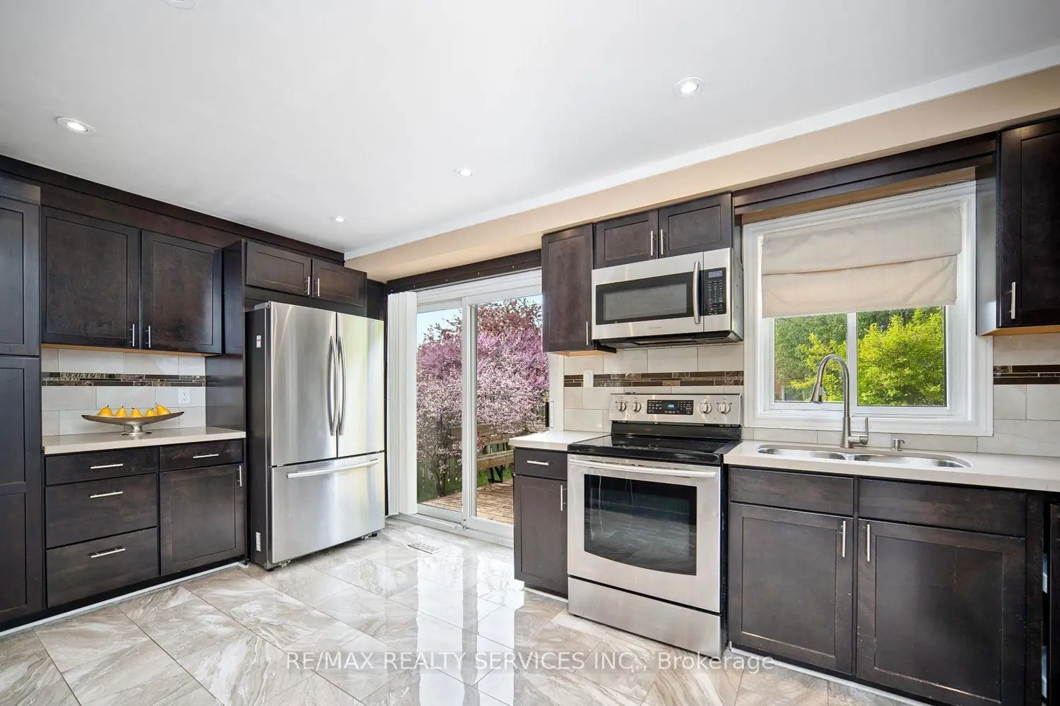 Additional image 3 of 4 Summertime Court