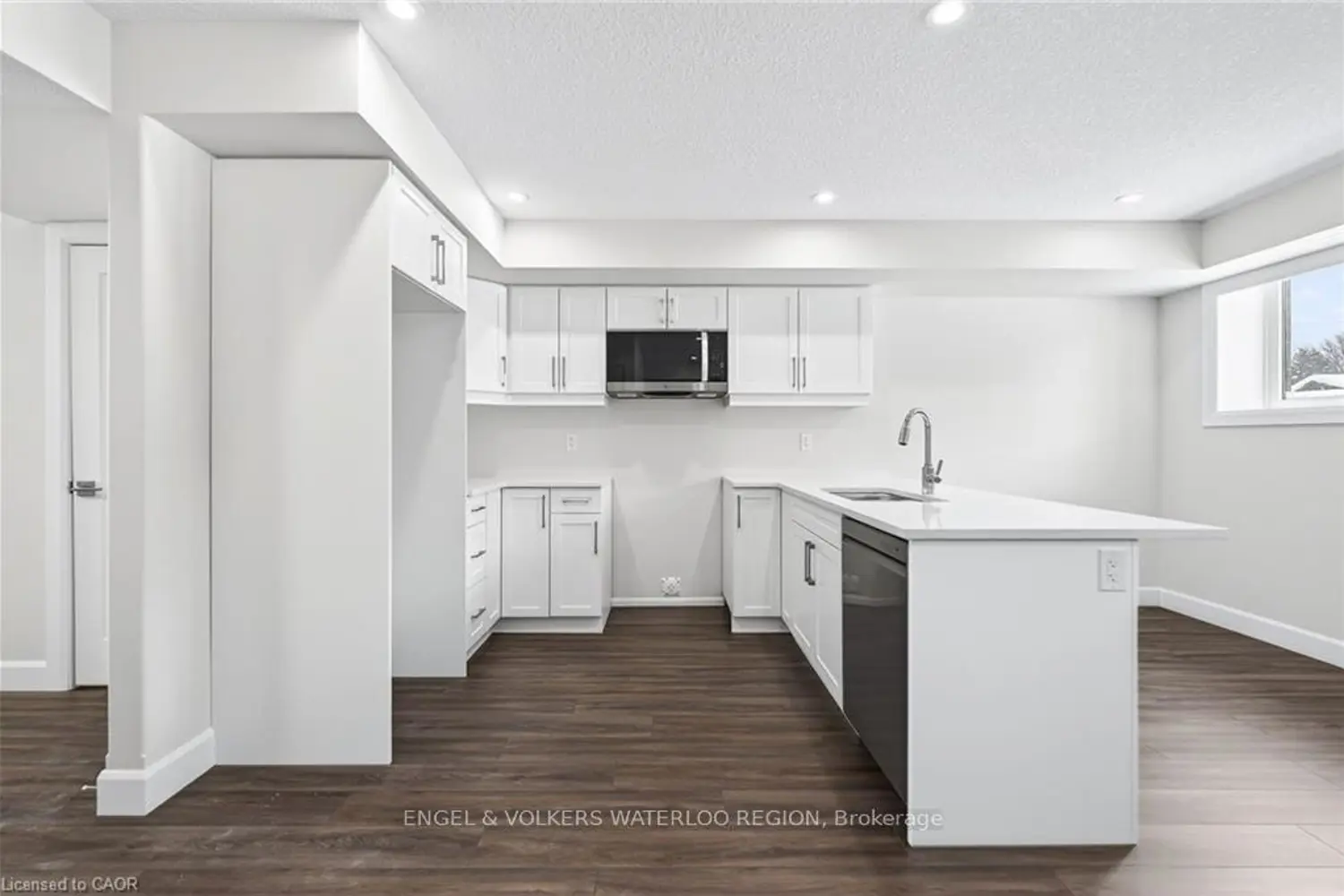 Additional image 9 of 3202 Vivian Line 46