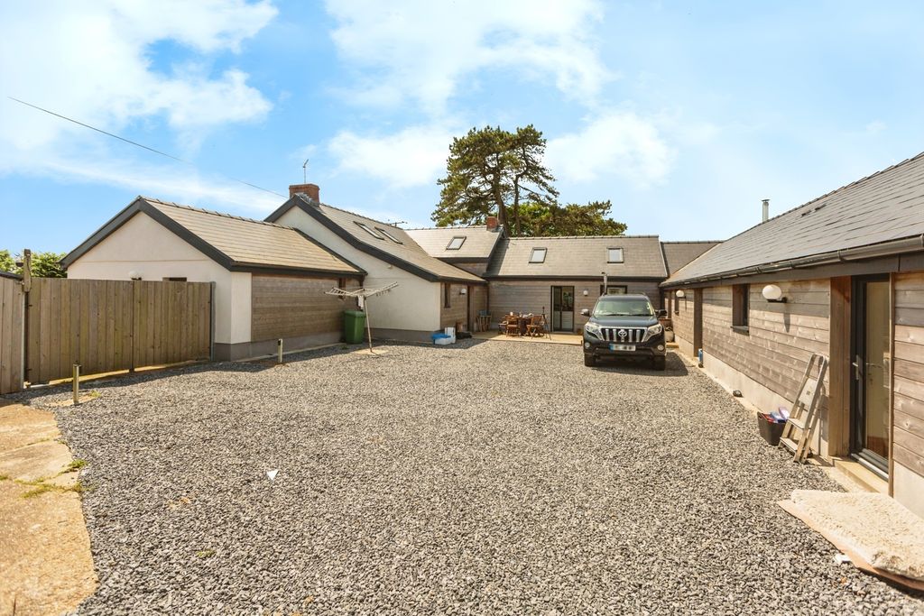 Additional image 3 of 6 bed detached house for saleCilonen, Three Crosses, Swansea SA4