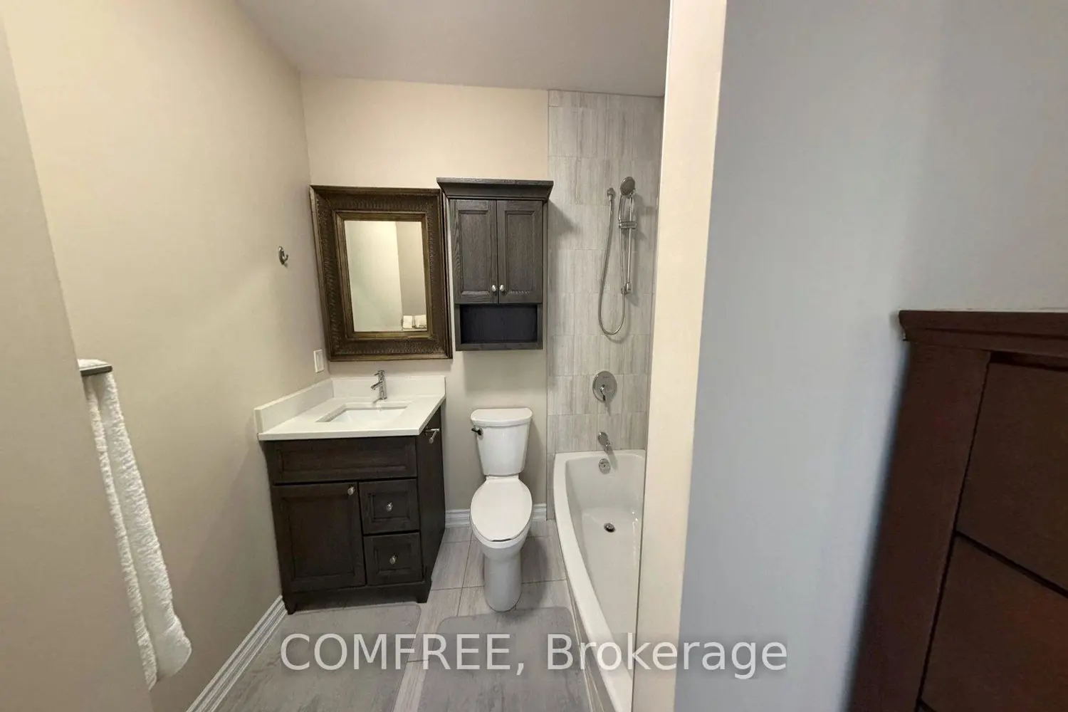 Additional image 16 of 25 King Street 204