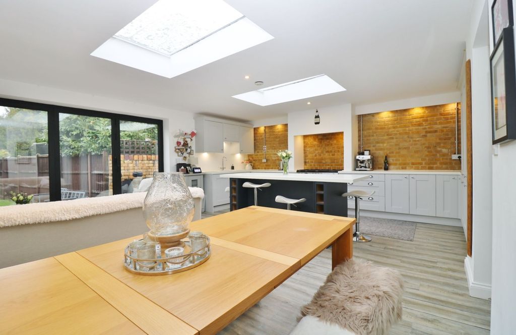 Additional image 2 of 4 bed semi-detached house for saleMoorhill Road, West End SO30