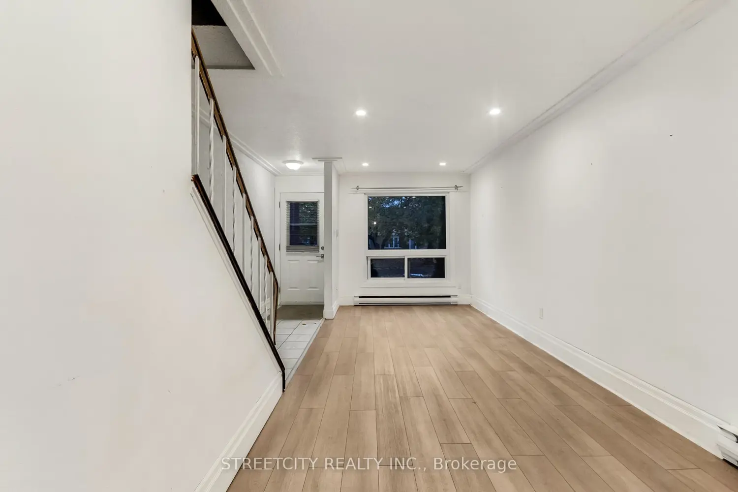 71 Wellesley Crescent D photo 4
