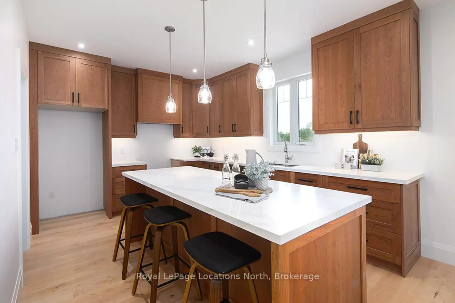 Additional image 5 of 4 Hilton Lane 32