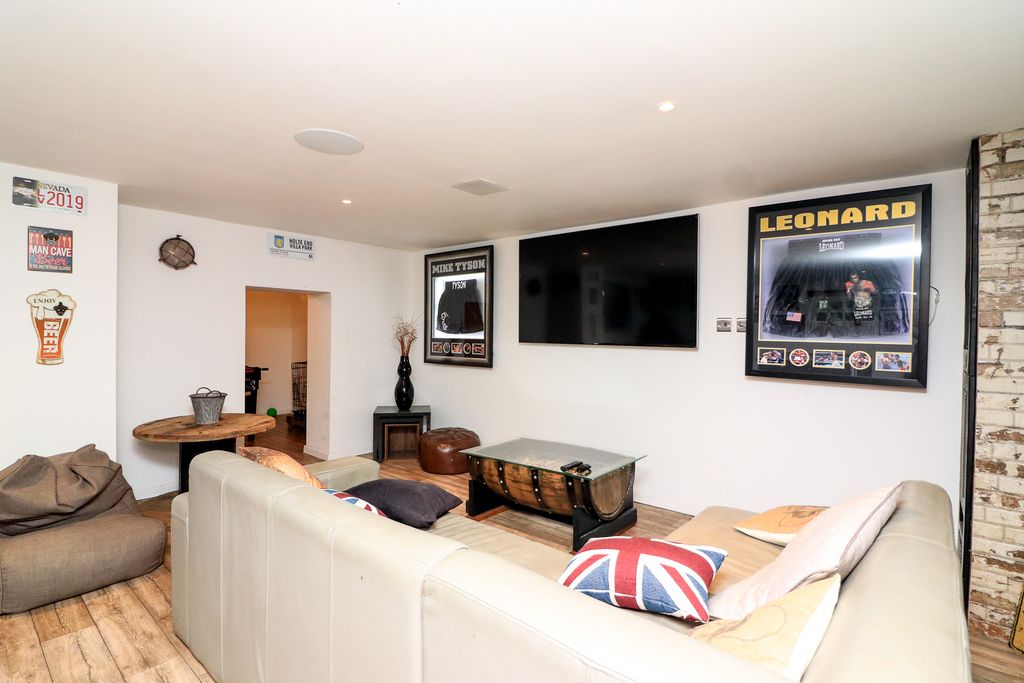 Additional image 17 of 7 bed farmhouse for saleElford Road, Tamworth B79