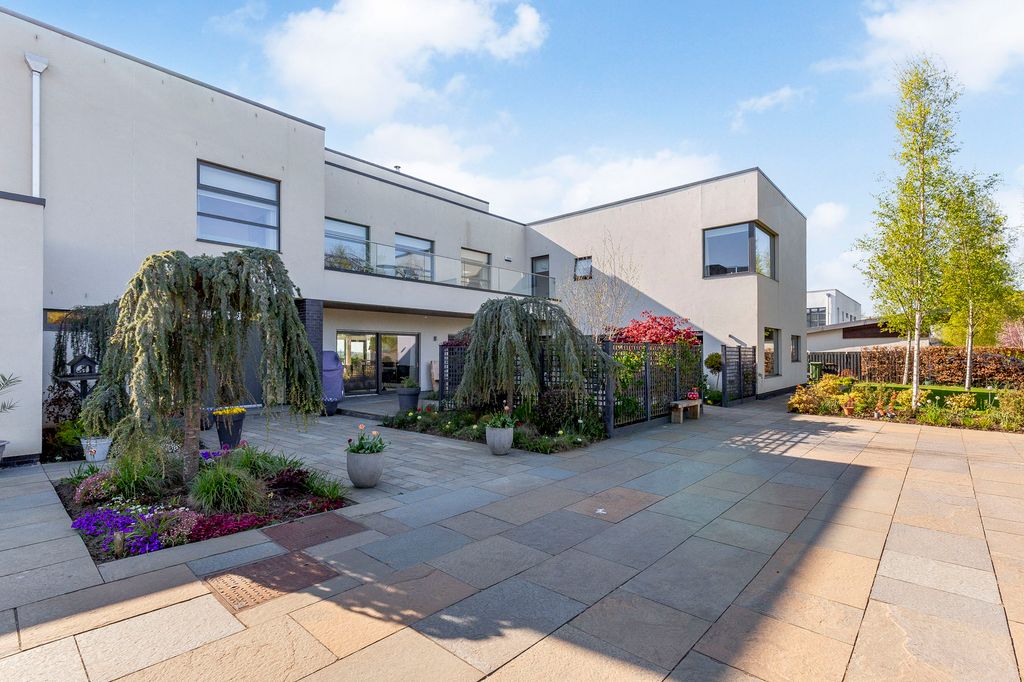 5 bed detached house for saleCastle Gogar Rigg, Gogar, Edinburgh EH12