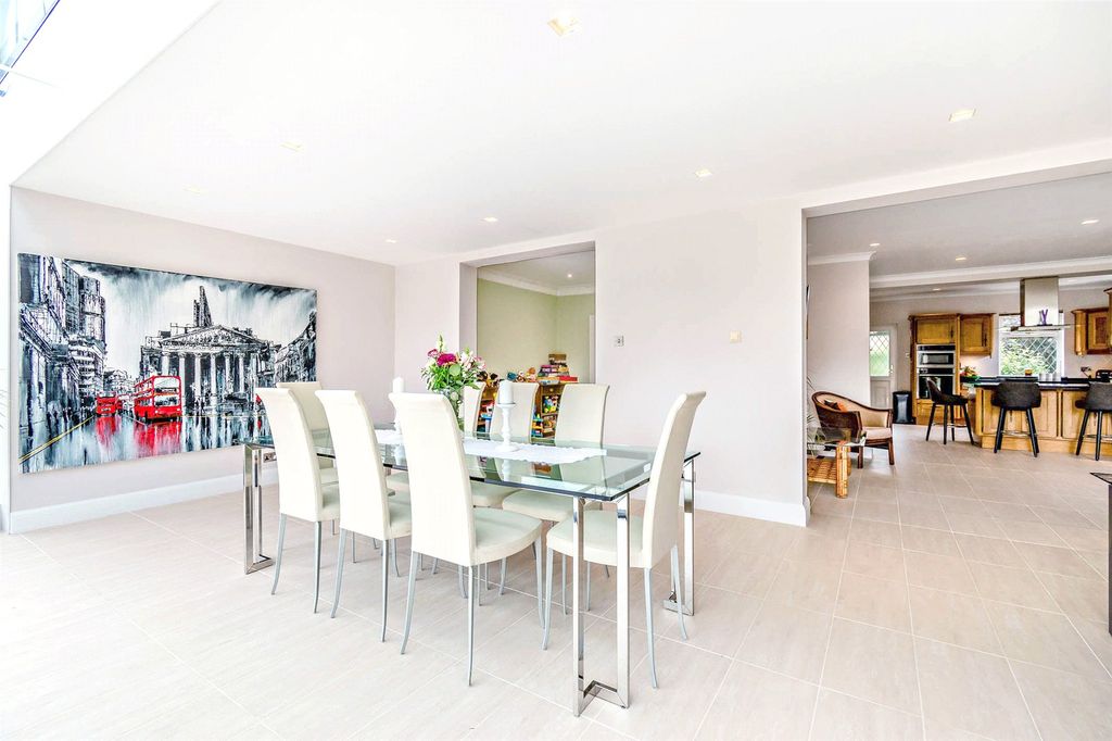 Additional image 18 of 7 bed detached house for saleFishery Road, Maidenhead, Berkshire SL6