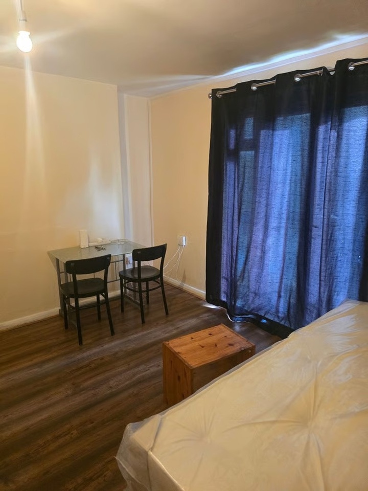 Additional image 2 of Room in a Shared Flat, Queensbridge Court, E2, E2 8PA