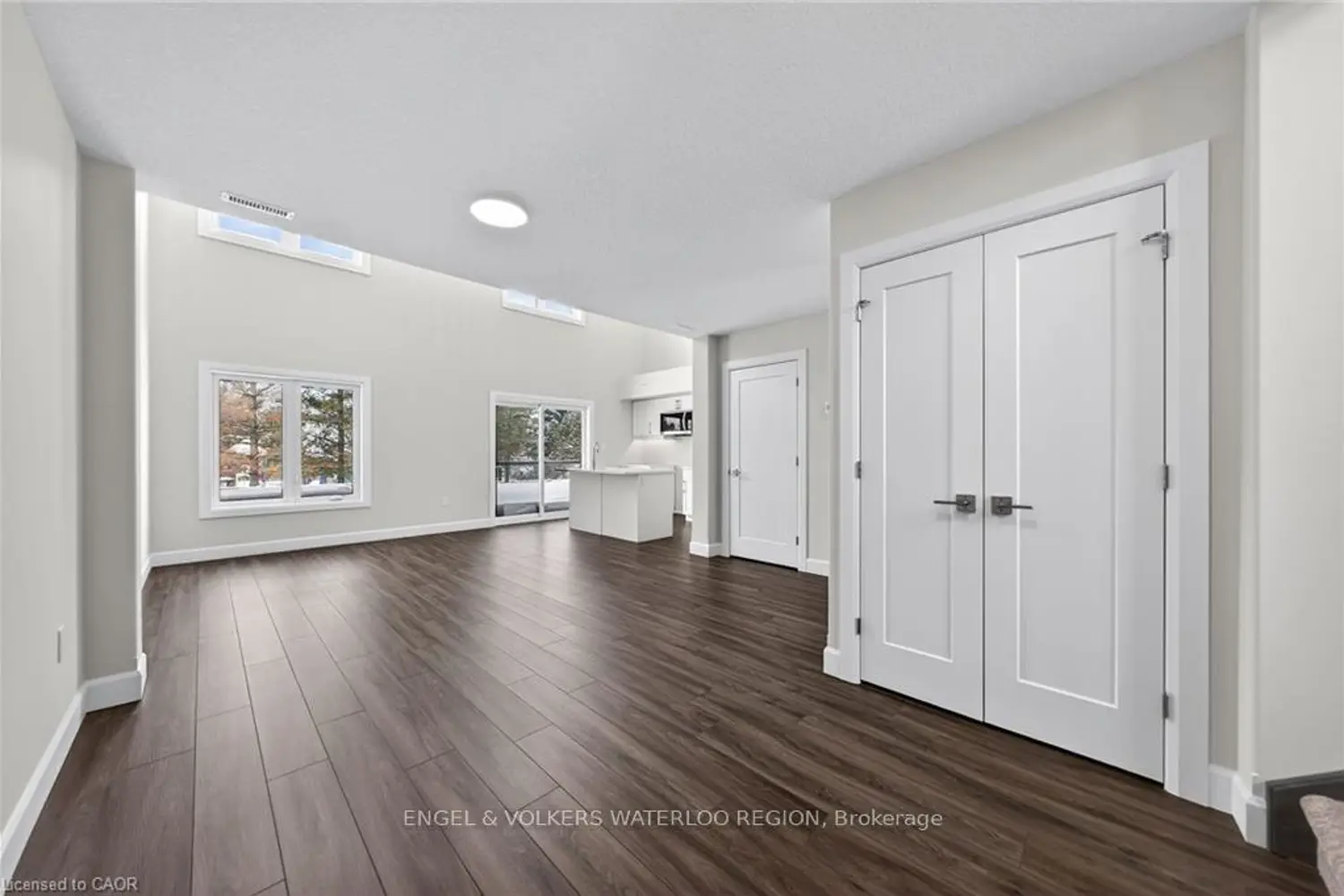 Additional image 2 of 3202 Vivian Line 45