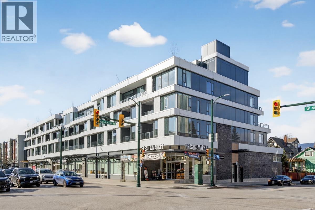 401 1981 MACDONALD ST