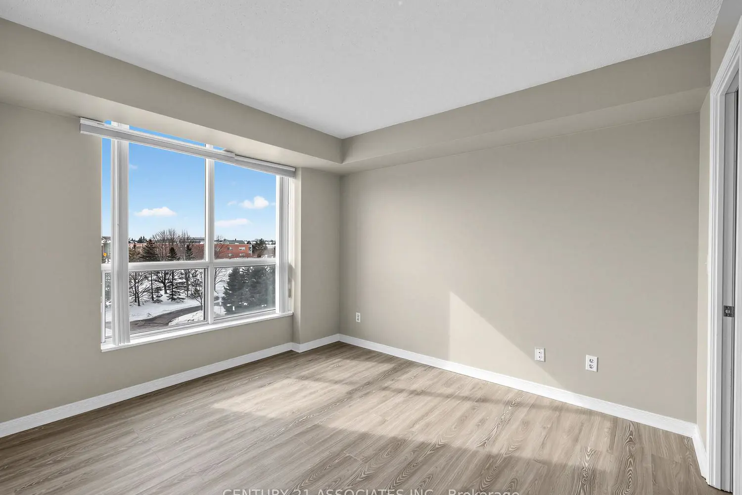 Additional image 10 of 2585 Erin Centre Boulevard 408