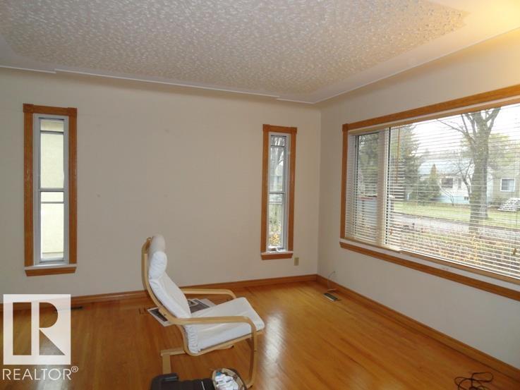Additional image 4 of 10960 74 Avenue NW, Edmonton, AB, T6G0E6