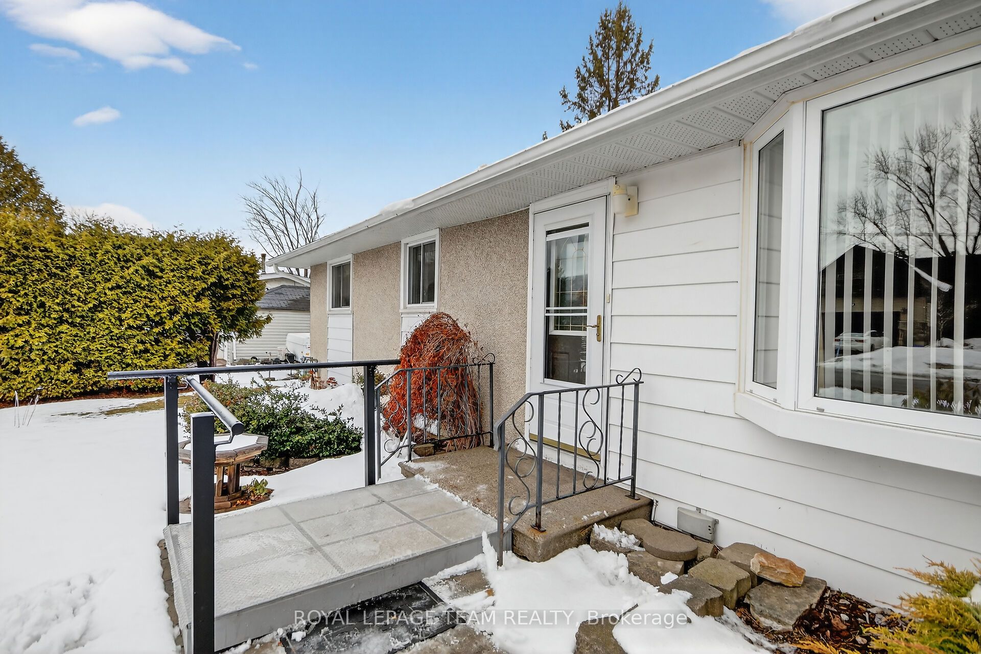 Additional image 3 of 15 Savage Drive, Ottawa, ON, K2S 1B9