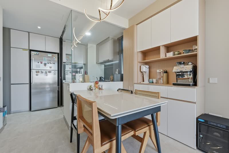 Additional image 3 of 74 Compassvale Bow