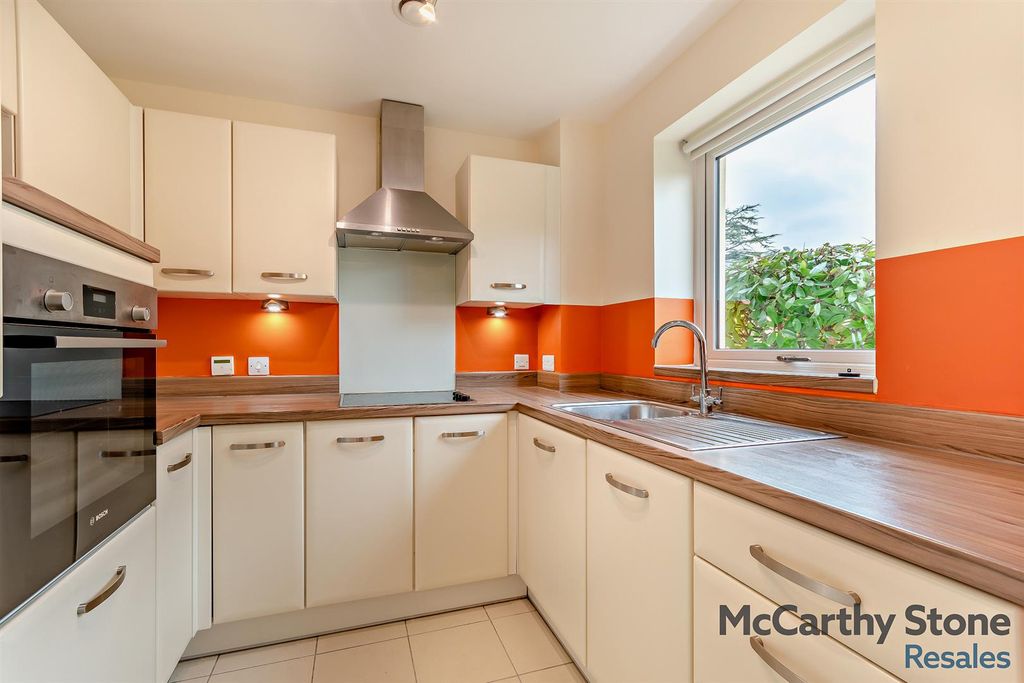 Additional image 8 of 2 bed flat for saleFrancis Court, Barbourne Road, Worcester WR1