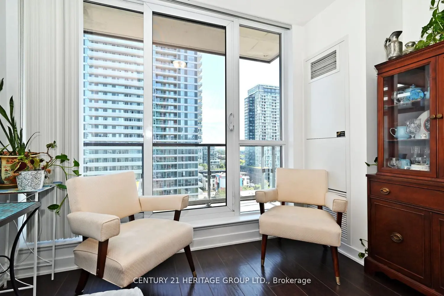 Additional image 10 of 170 Sumach Street 1201