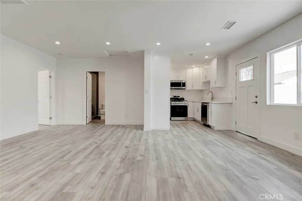 Additional image 6 of 11326 Haskell Avenue, Granada Hills, CA 91324