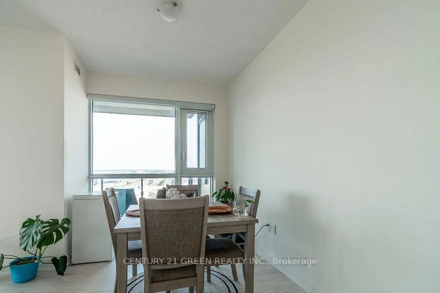 Additional image 5 of 509 Dundas Street 506