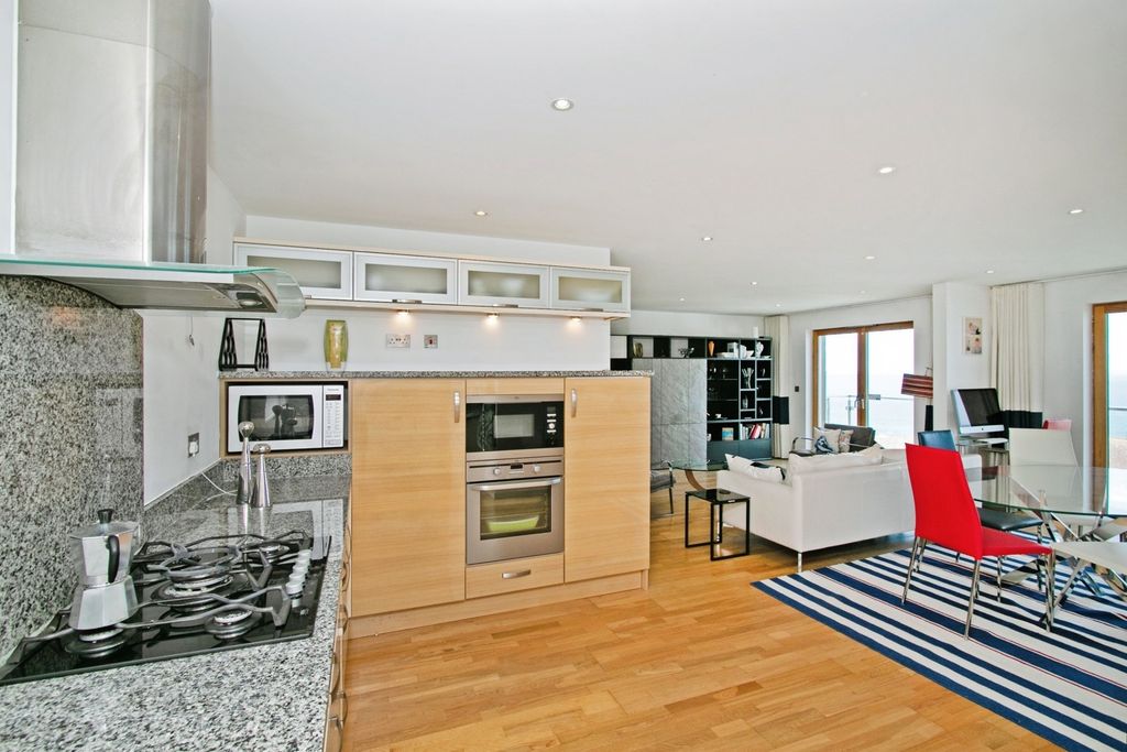 Additional image 30 of 3 bed flat for salePentire Avenue, Pentire, Newquay, Cornwall TR7