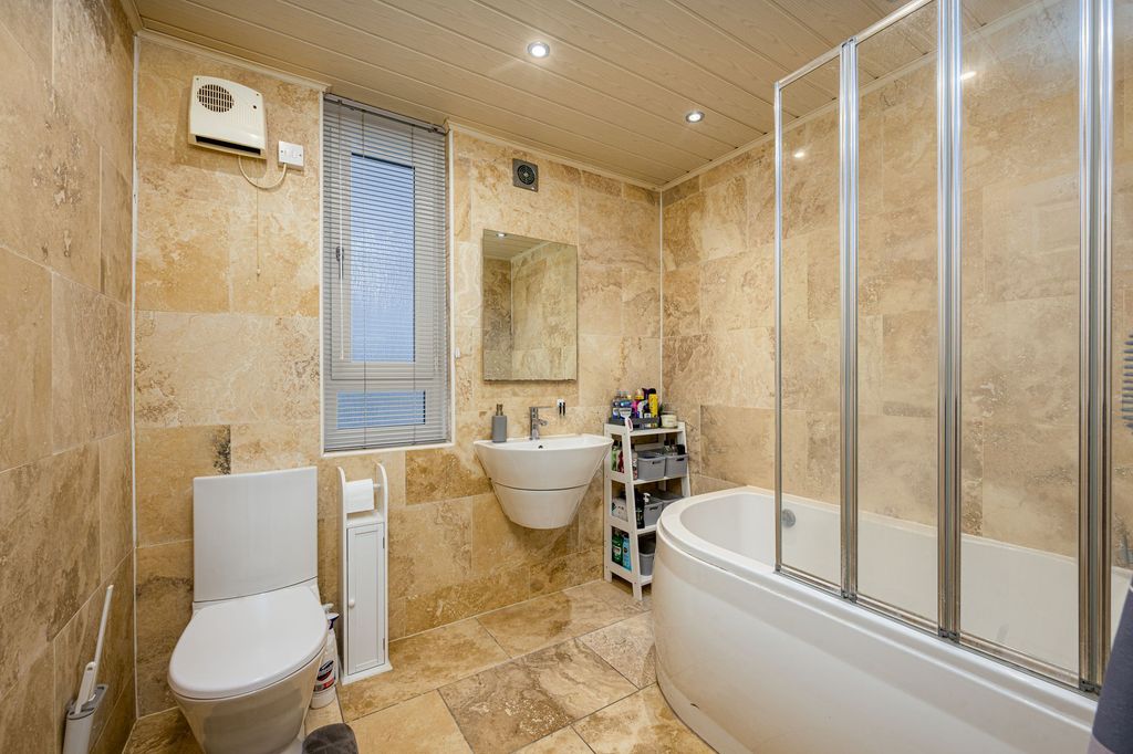 1 bed flat for saleWedderburn Street, Dundee DD3 photo 5