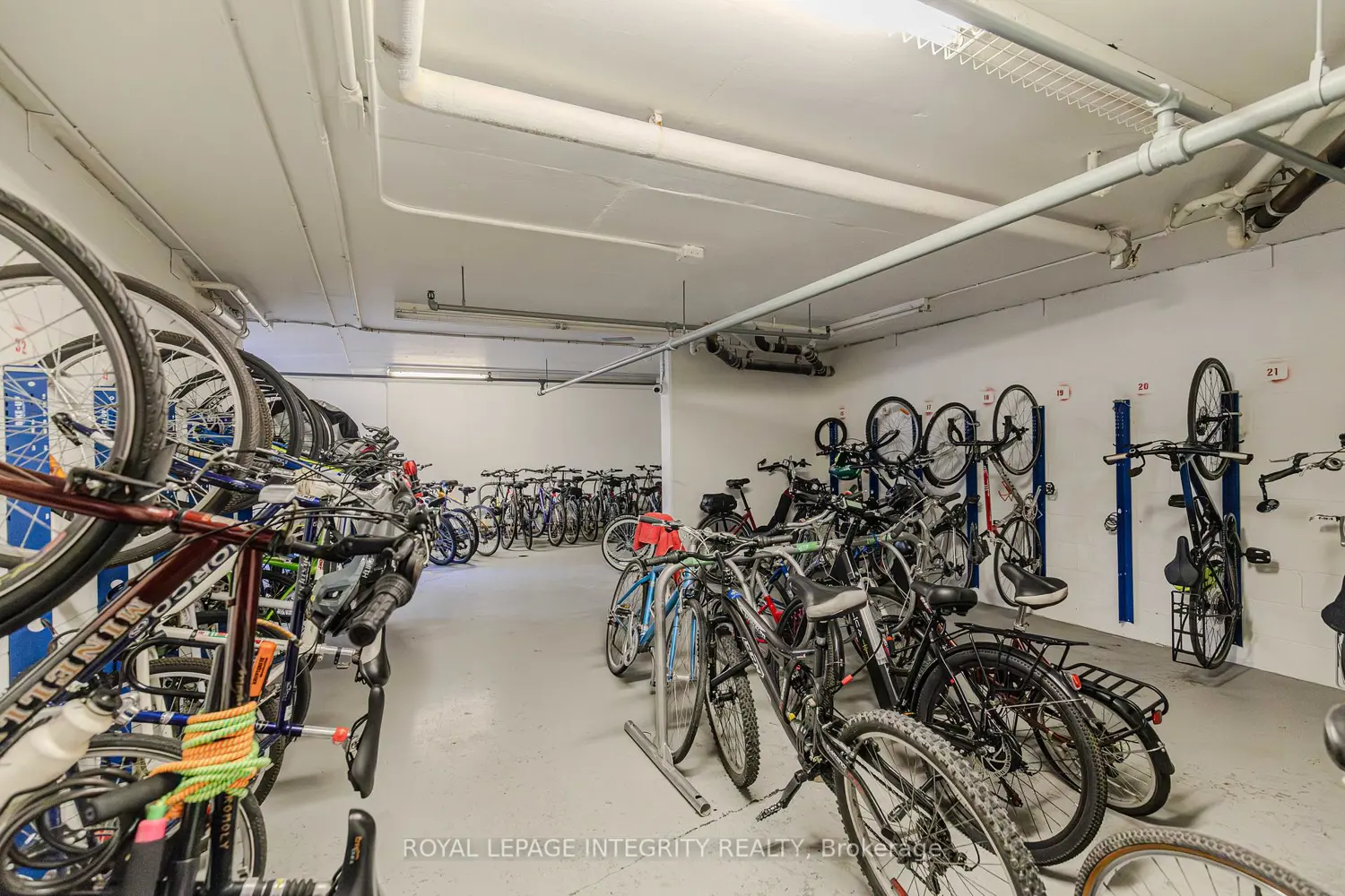 Additional image 10 of 3099 Carling Avenue 203