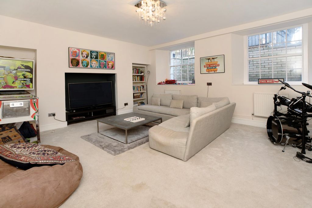 Additional image 17 of 6 bed detached house for saleColleton Crescent, Exeter, Devon EX2