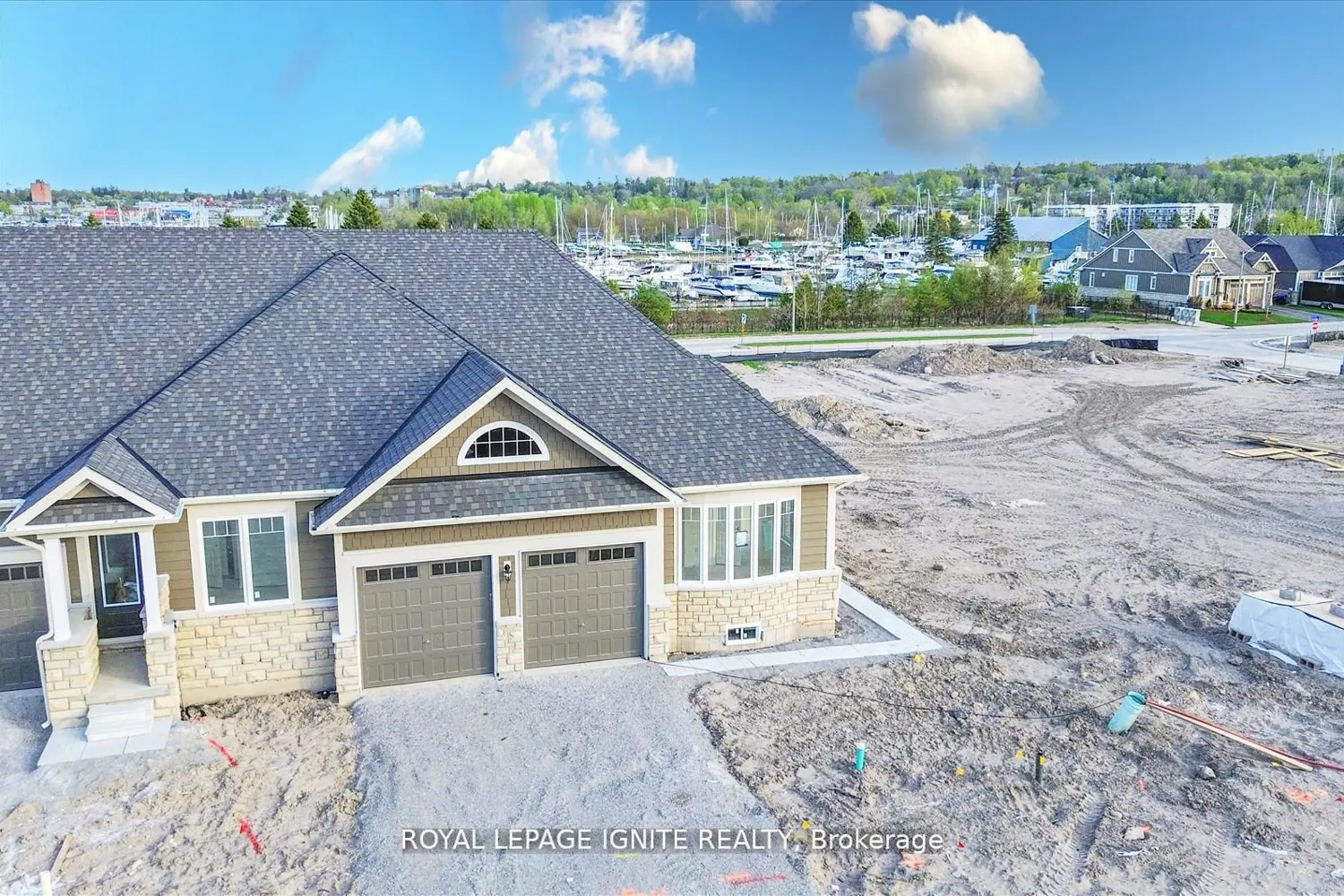 553 Hudson Crescent photo 5