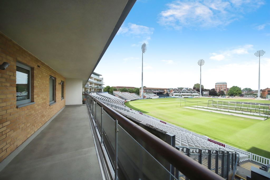 Additional image 5 of 2 bed flat for saleCoal Orchard, Taunton TA1
