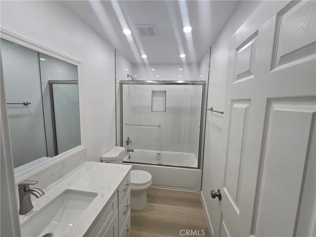 Additional image 17 of 220 12th St Unit 17, Huntington Beach, CA 92648