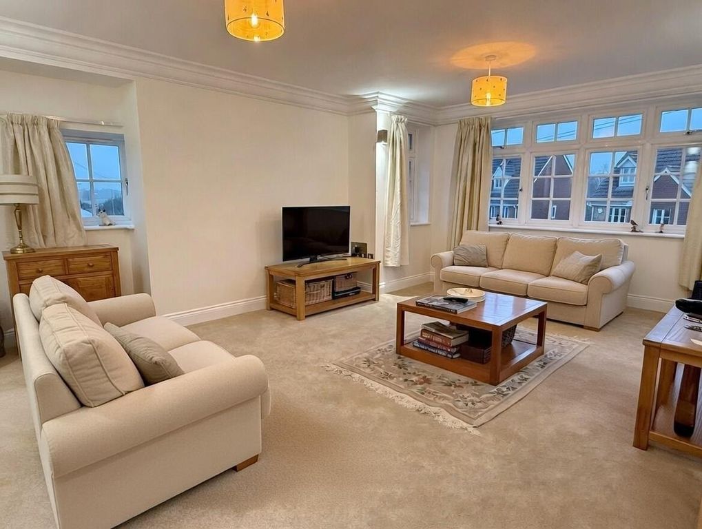 Additional image 2 of 3 bed flat for saleEnborne Gate, Newbury RG14