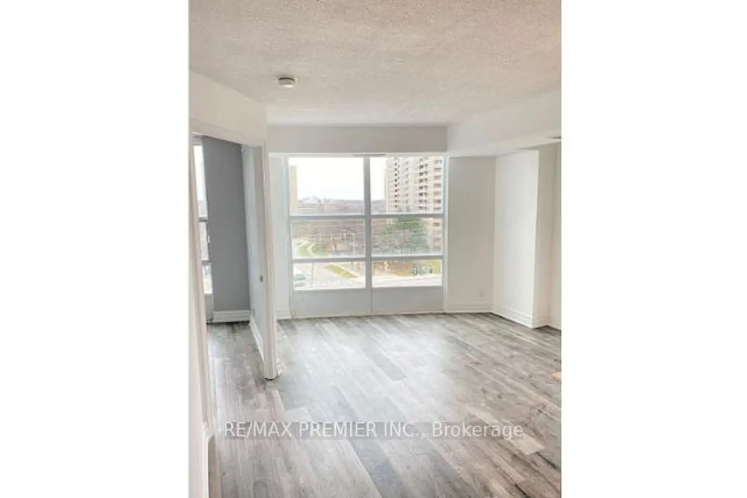 Additional image 13 of 33 Elm Drive 612