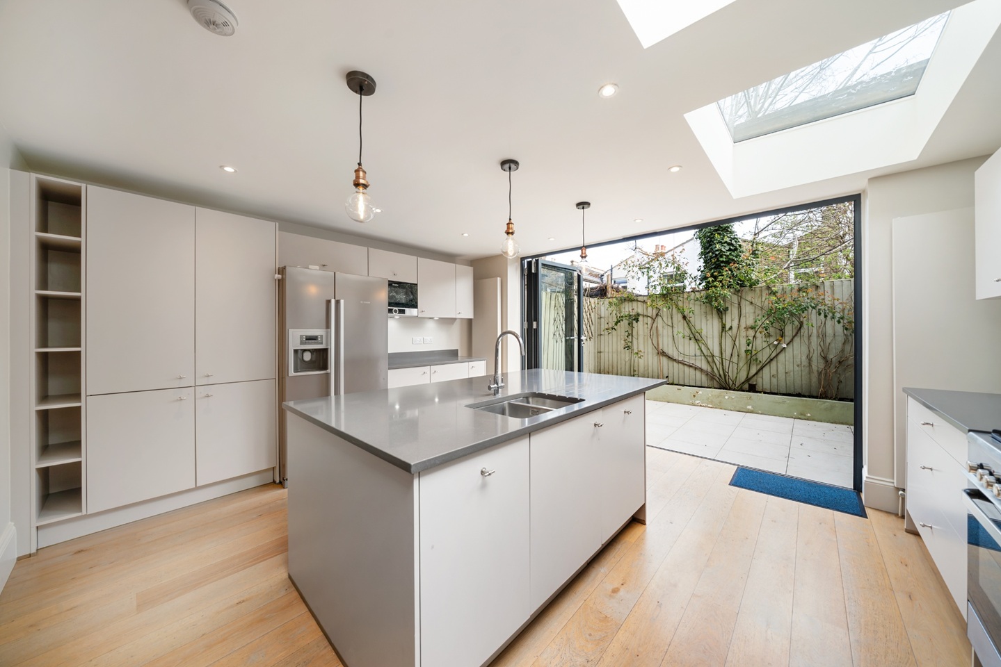 3 Bed Terraced House, Arlesford Road, SW9, N1 7GU