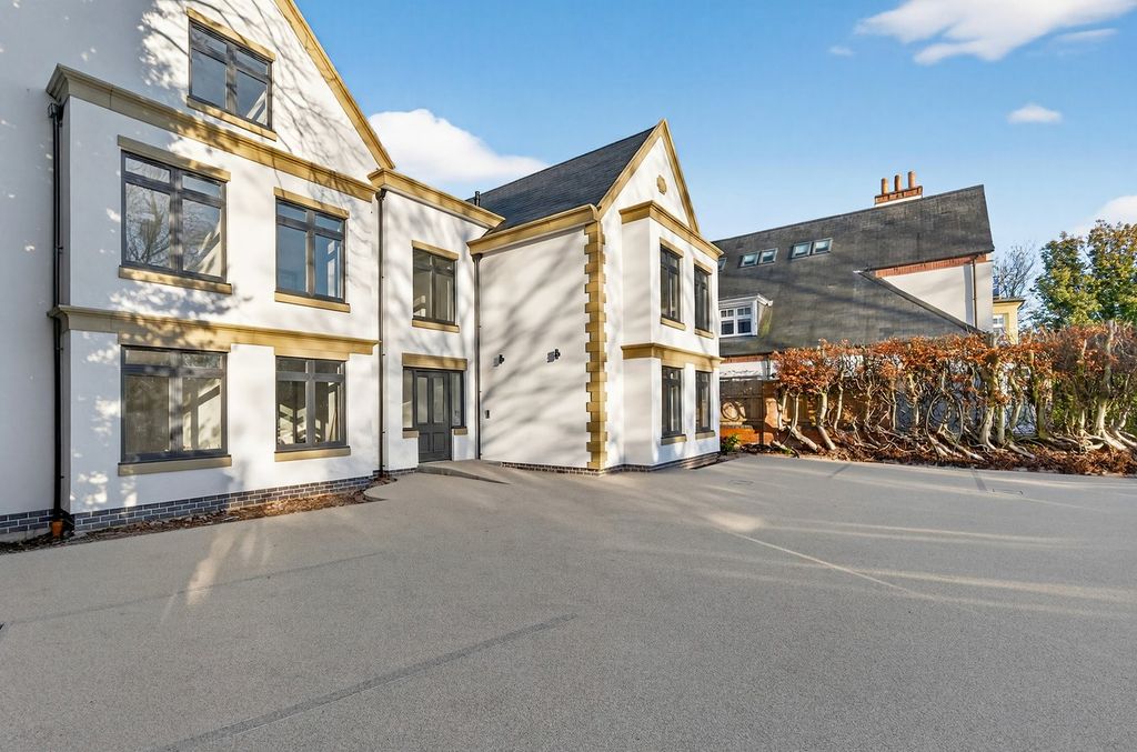 2 bed flat for saleBenson Road, Stratford Upon Avon, Warwickshire CV37