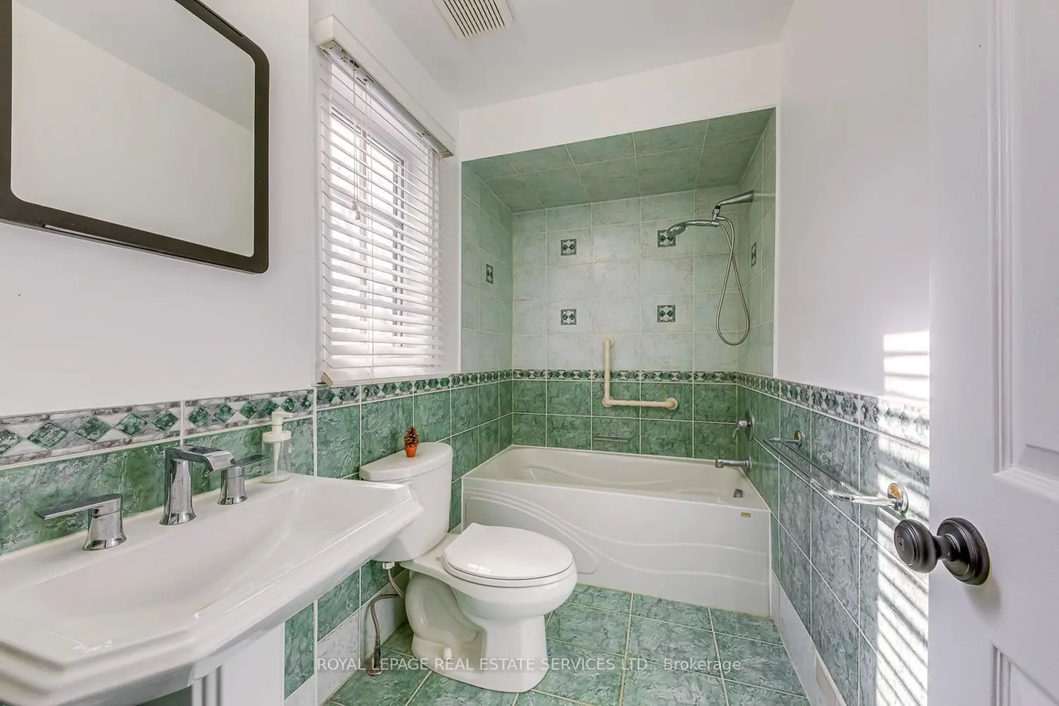 Additional image 11 of 1462 Grand Boulevard