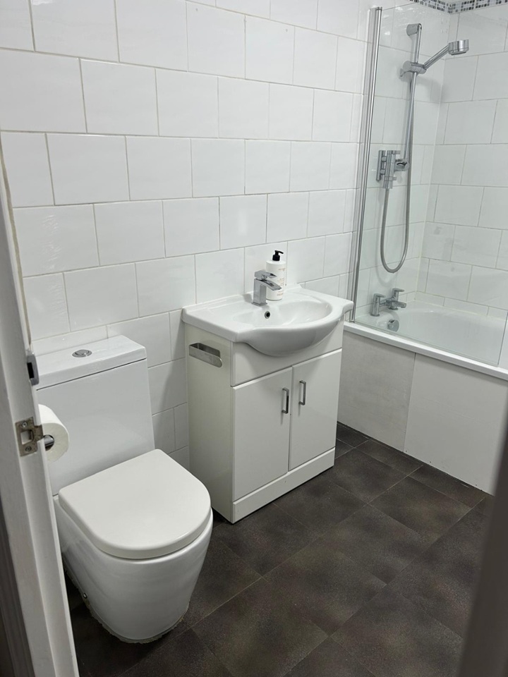 Additional image 15 of 2 Bed Flat, Peregrine House, SW11, N1 7GU