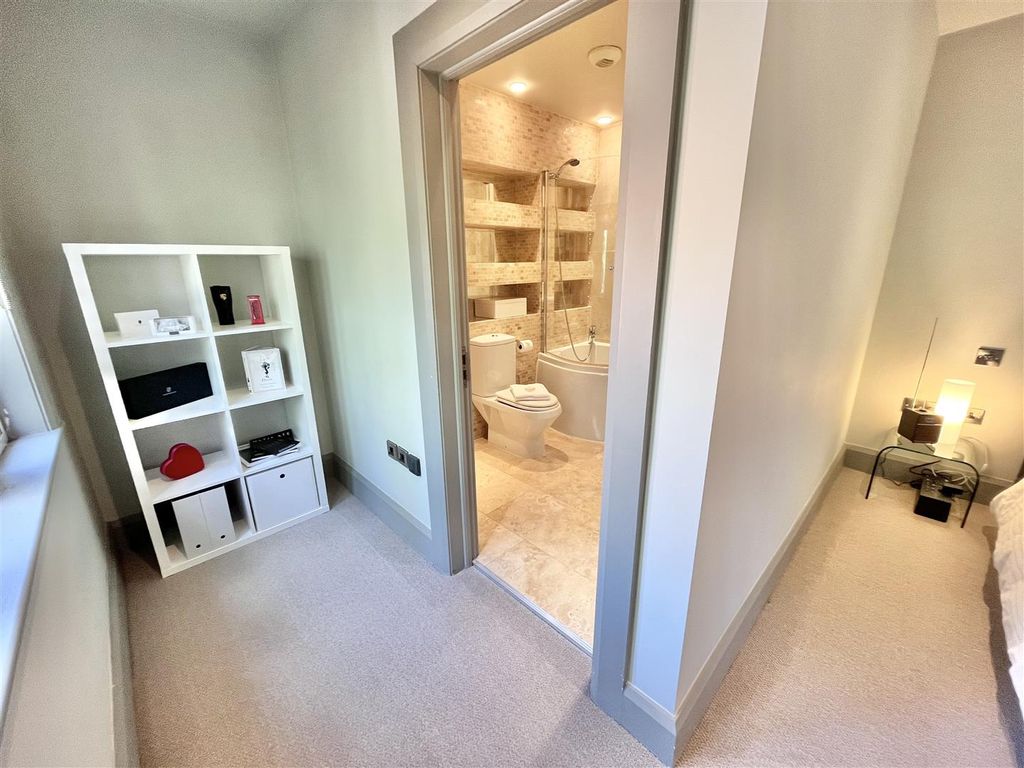 Additional image 20 of 2 bed flat for sale6 Norcliffe Hall, Altrincham Road, Wilmslow SK9