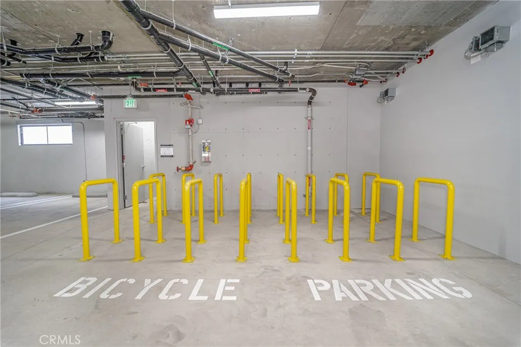 Additional image 81 of 2828 London Street Unit 206, Los Angeles, CA 90026