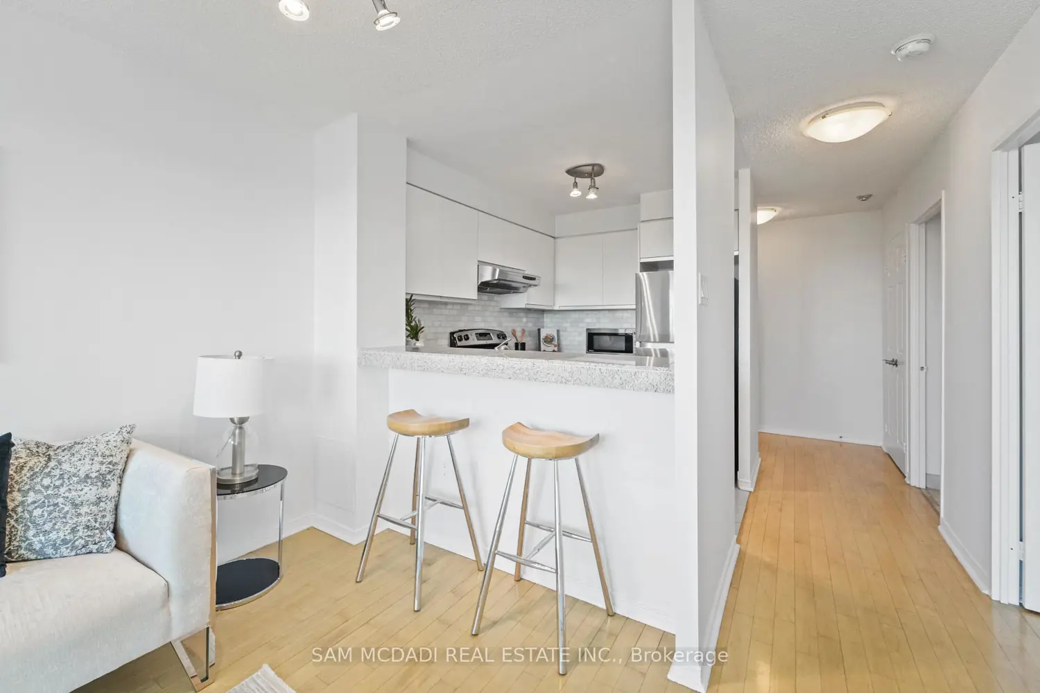 Additional image 6 of 2177 Burnhamthorpe Road 1807